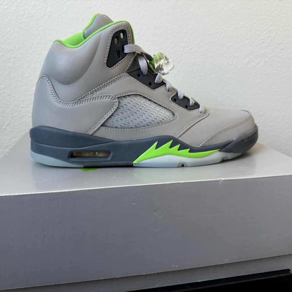 Jordan Retro 5 size 10 New